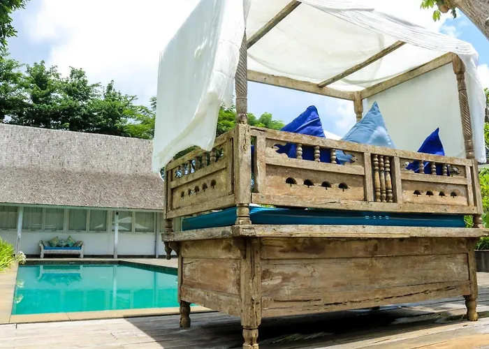 Chanteak Bali - White House 1 *