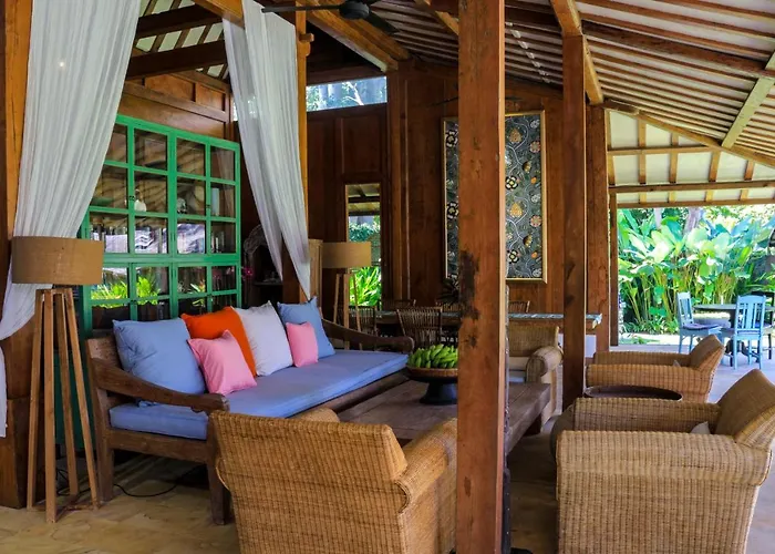 Chanteak Bali - White House 1