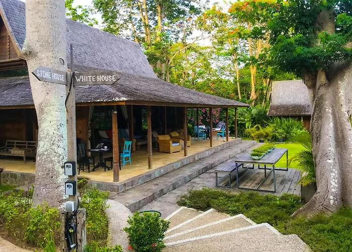 Chanteak Bali - White House 1