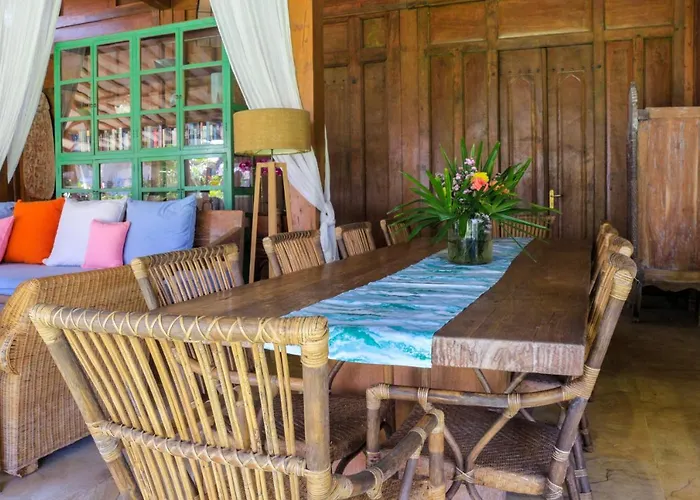 Chanteak Bali - White House 1 Frühstückspension *